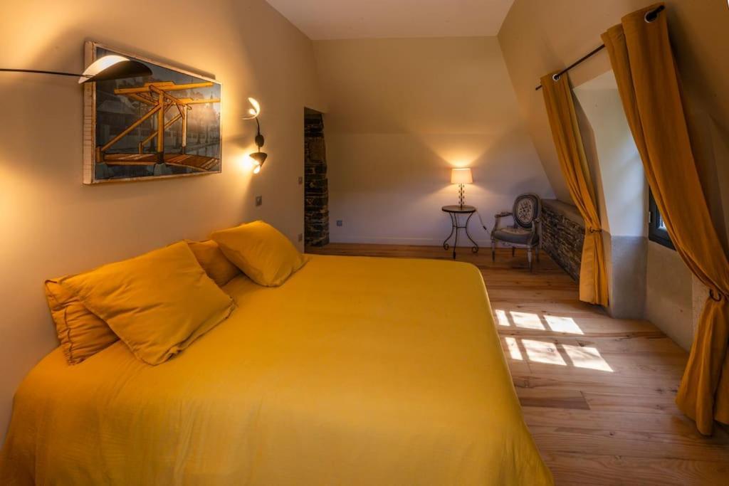 Chateau Au Bord De La Mer Carantec Esterno foto