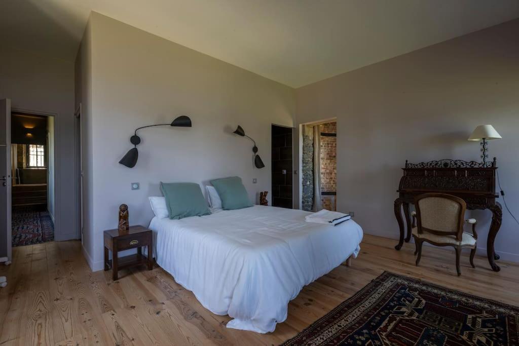 Chateau Au Bord De La Mer Carantec Esterno foto