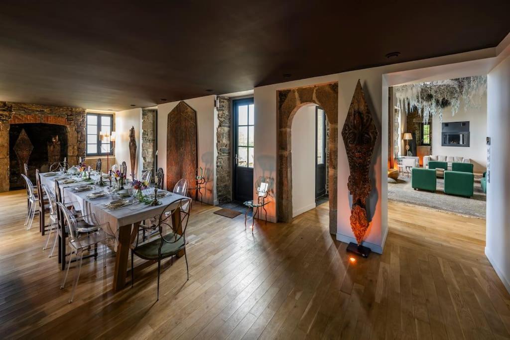 Chateau Au Bord De La Mer Carantec Esterno foto