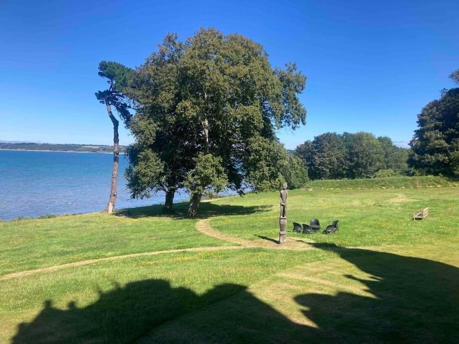 Chateau Au Bord De La Mer Carantec Esterno foto