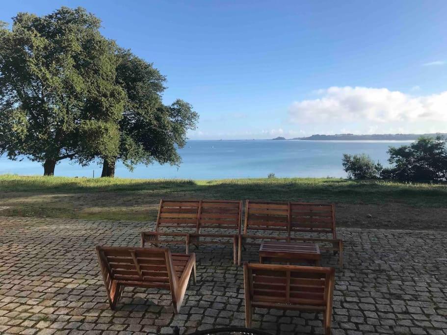 Chateau Au Bord De La Mer Carantec Esterno foto